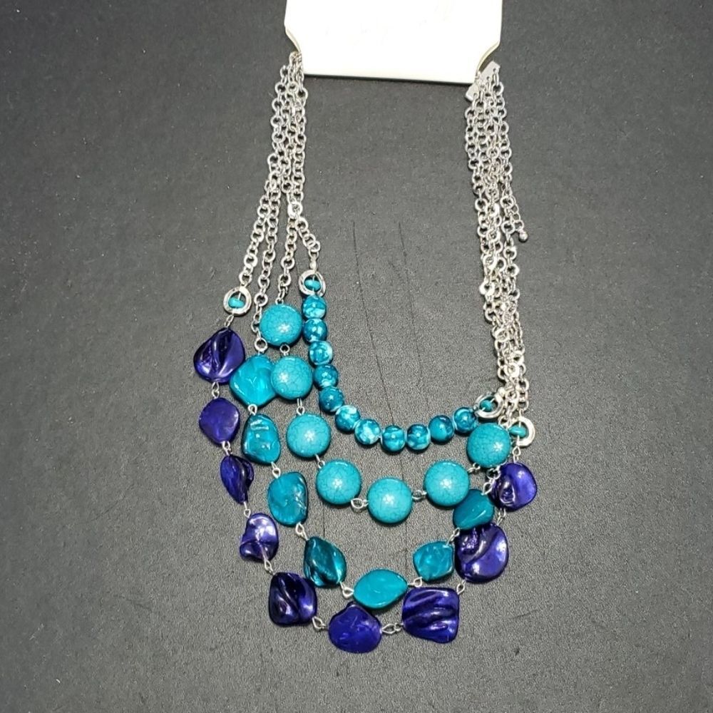 Jaclyn Smith silver tone layered necklace 20-23"